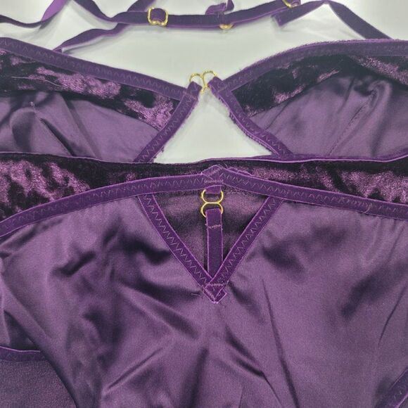 Frederick of Hollywood Asha Velvet And Lace Bra Set Purple Lingerie - Picture 4 of 7